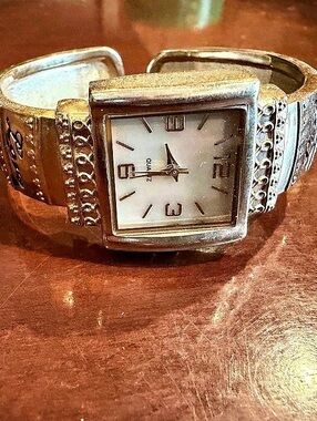 Quartz watch with engraved words on the band #luxury #timepiece
Two-Tone Bracele